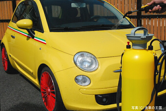 楽天市場 洗車用品 散水スプレー 洗車 蓄圧式 散水スプレー 蓄圧 簡単洗車 水道なし フォームガン プロ用 カーシャンプーきれい ボディー水垢落し 水アカ 汚れ落とし 汚れ 洗車 洗浄業務用 車 洗車の王国