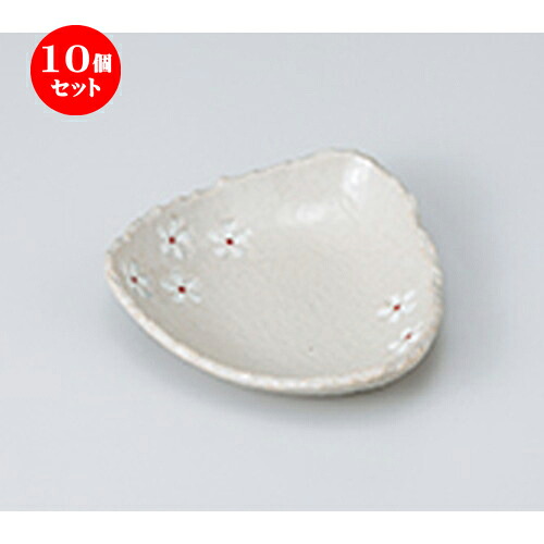10個セット ☆ 和皿 ☆ 白押花三角皿（M） [ 13 x 13 x 3cm ］ | 人気 おすすめ 食器 業務用 飲食店 カフェ うつわ 器 おしゃれ かわいい ギフト プレゼント 引き出物 誕生日 贈り物 贈答品 食器セット｜せともの本舗 11,858円