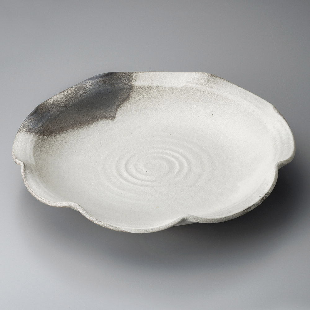盛皿 灰釉粉引13.0輪花皿（信楽焼） [ 41 x 9cm ] | 大きい お皿 大皿 盛り皿 盛皿 人気 おすすめ パスタ皿 パーティー 食器 業務用 飲食店 カフェ うつわ 器 ギフト プレゼント誕生日 贈り物 贈答品 おしゃれ かわいい