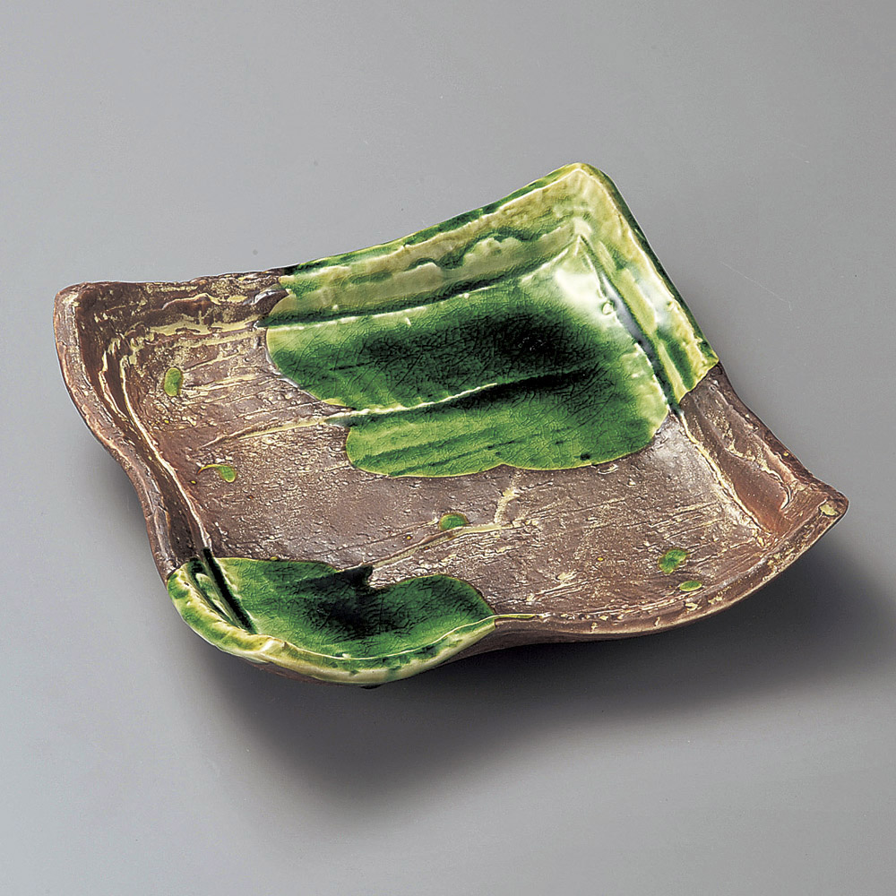 正角皿 さび釉ヒワ流し正角8.0皿 [ 24.3 x 24 x 5.5糎 ] | 角 角皿 四角い 食器 御役目用 飲食店 喫茶店 うつわ 器 かっこ良い 愛くるしげ 差し上げ物 差し上げ物 差し上げ物 内祝い 一緒になるお祭り 生まれ落ちる日 差し上げ物 さし上げる品 おすすめ 皿・プレート-食器・カトラリー・グラス-食器