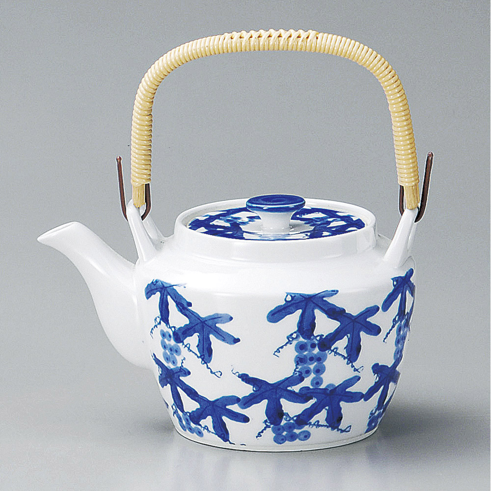 土瓶 ぶどうM8号土瓶（有田焼） [ 15 x 13cm 1,400ｃｃ ] | ポット 急須 土瓶 お茶 大きい 一服 まったり 人気 おすすめ 食器 業務用 飲食店 カフェ うつわ 器 おしゃれ かわいい ギフト プレゼント 引き出物 誕生日 贈り物 贈答品