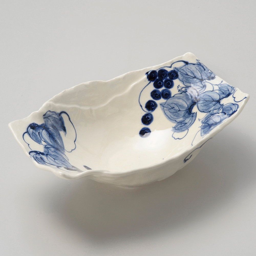 ☆ 向付 ☆ 手書き絵瀬戸ぶどう舟形盛鉢 [ 24.5 x 15.5 x 8.5cm ] | 和食器 鉢 小鉢 ボウル 浅鉢 料亭 ホテル 食器 業務用 飲食店 カフェ うつわ 器 おしゃれ かわいい ギフト プレゼント 内祝い 誕生日 贈り物 贈答品 おすすめ
