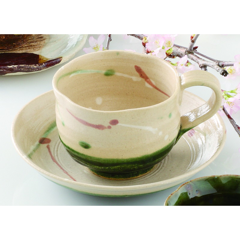 碗皿 弥七田織部 碗皿 [品：碗x1/R9x6.7糎 皿x1/R15.5x2.8糎 箱：16.6x16.6x8.2糎] 500g 貼箱 美濃焼 【食器 差し上げ物 内祝い 今めかしい】