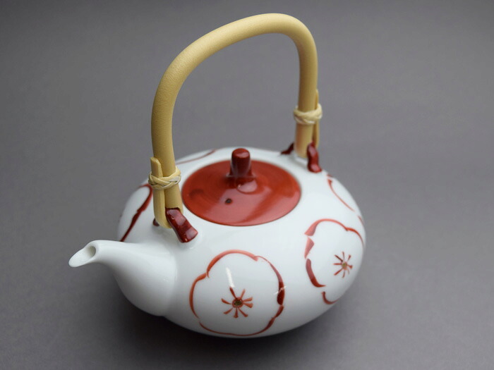 有田焼朱巻梅 手付き酒器(250ml)【屠蘇器 / お正月】｜せともの屋みさ伝