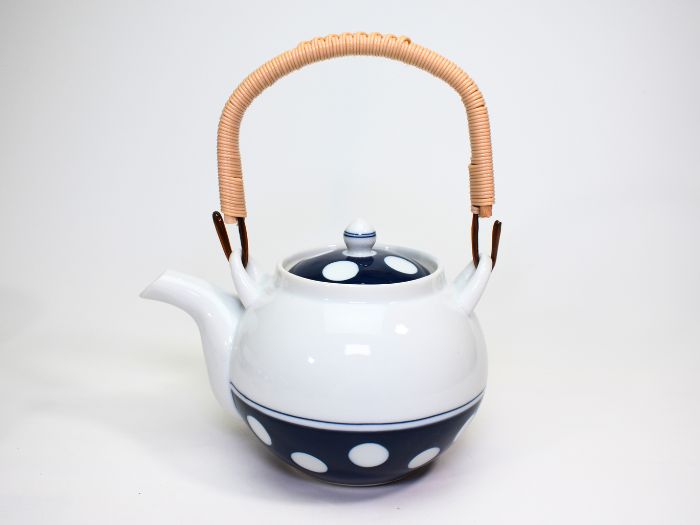 【波佐見焼/副千製陶所】 水玉　丸4号土瓶(茶こしアミ付) 525ml 急須 土瓶 レトロ 日本製