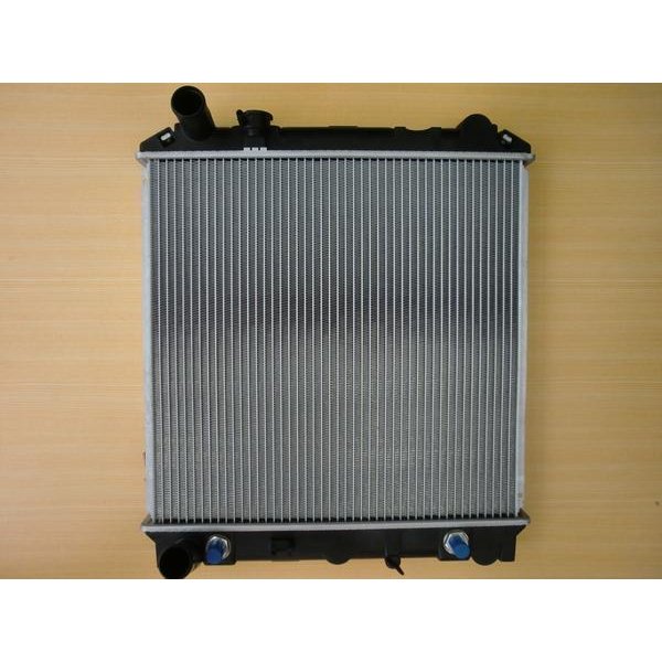 ラジエター タイタン LHR81A LHR81AD LKR81AN LHR81AR LHR81N LKR81R 新品特価！！ ラジエーター