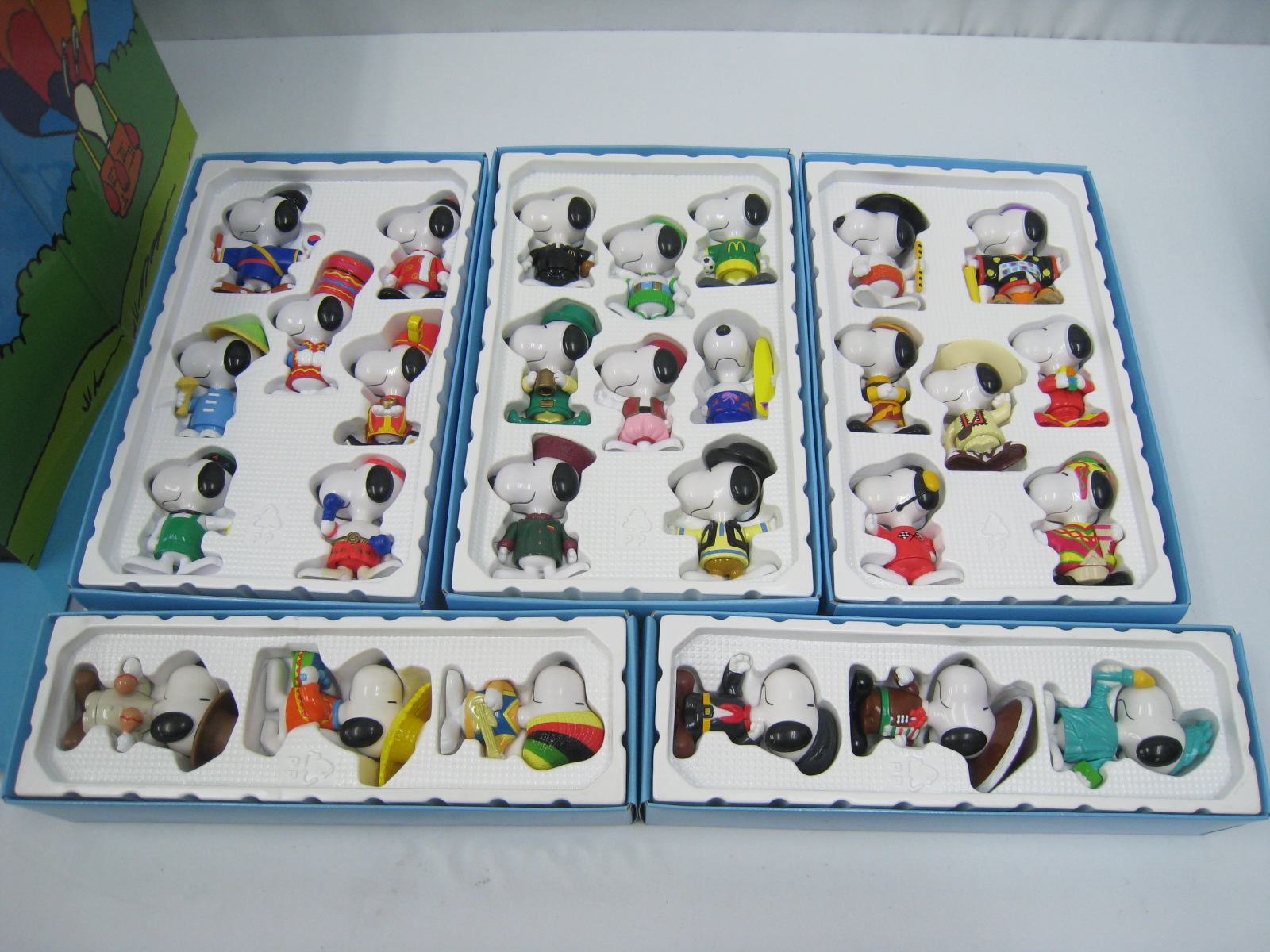 楽天市場 新品 1998年 マクドナルド スヌーピー ワールドツアー2 フィギュア 28種 約10センチ コレクションボックス セット Snoopy World Tour2 セブンヘブンストア