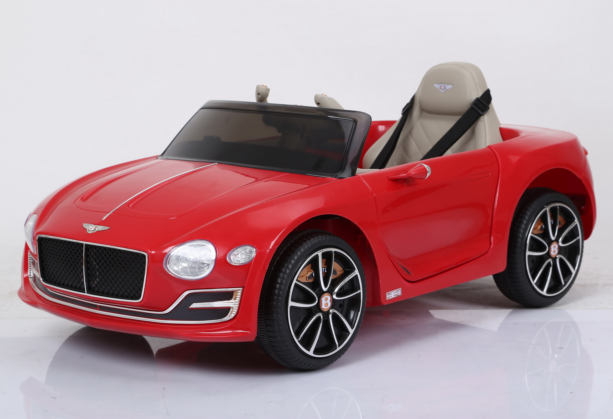 ＼ 正規ライセンス BENTLEY EXP12 Bentley 最大54%OFFクーポン レッド ラジコンカー ベントレー 電動乗用カー 送料無料 サウンド機能 車 有名な高級ブランド おもちゃ プレゼント子供 ペダル操作 4歳 3歳 乗れる 充電式 結婚式 プレゼント 5歳 乗用ラジコン 子供 キッズカー 電動