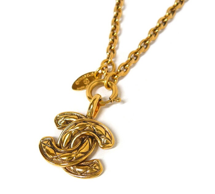 美品/CHANEL シャネル/マトラッセ ココマーク ネックレス/3858 ゴールドカラー キルティング ペンダント/ヴィンテージ アクセサリー/箱あり/ON4996|コレカラスタイル