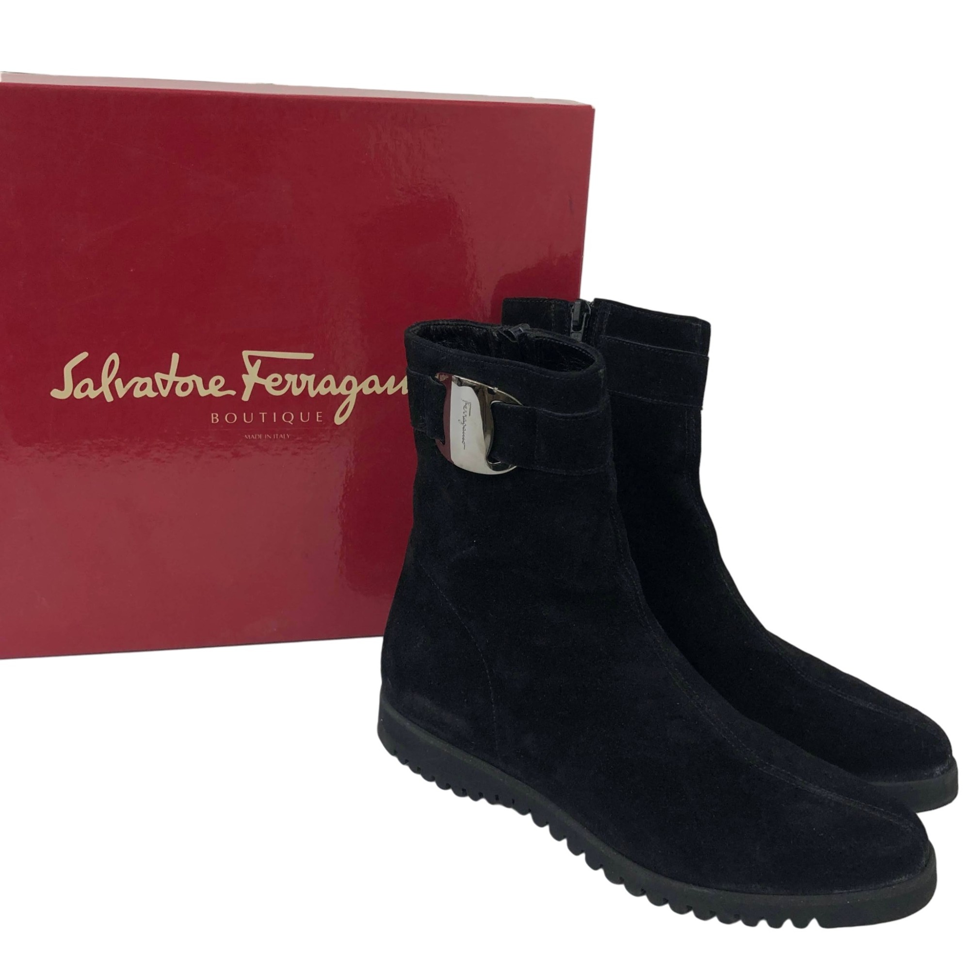 Salvatore Ferragamo/サルヴァトーレ・フェラガモ/レディース/ブーツ/ヴァラプレート/ショートブーツ/ブラック/スエード/RS1832｜コレカラスタイル 9,735円