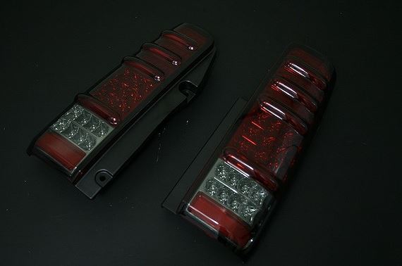 JB23ジムニー サンダーLEDテール 【流れるウインカー・シーケンシャルタイプ】切り替えスイッチ付き レッドスモークレンズ