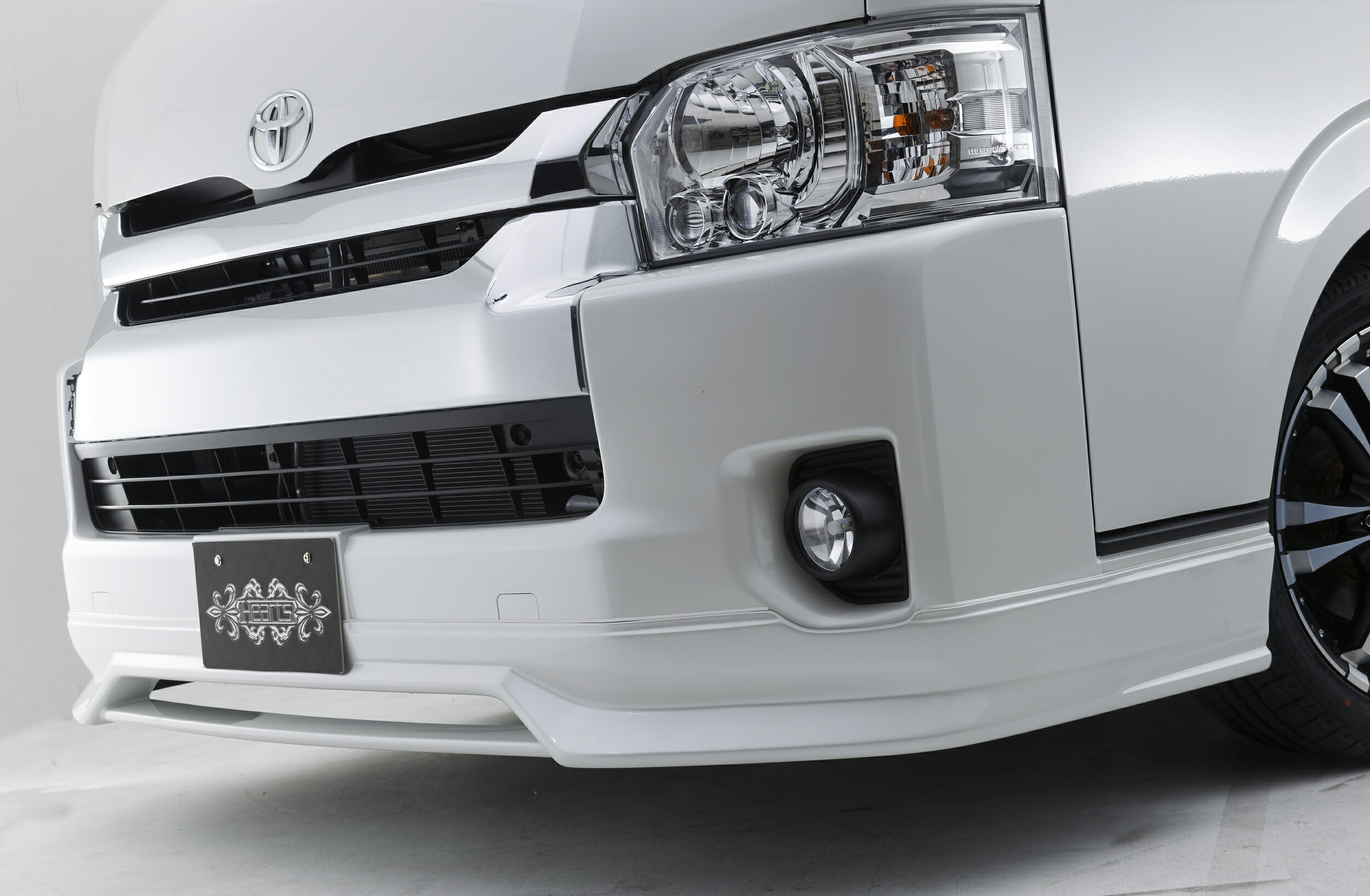 d*o様 ハイエース　HEARTS Revive　リアフィン d*o様 ハイエース HEARTS Revive リアフィン - メルカリ