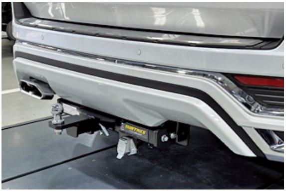 300系ランドクルーザー(ZXモデリスタ)ヒッチメンバータグマスタースタンダードスチール製TM150140 サン自動車工業【SUNTREX】牽引クラスC