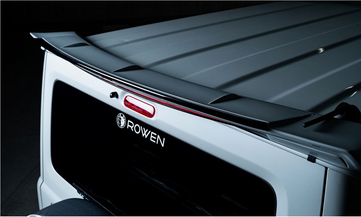 ROWEN(ロエン/トミーカイラ) ジムニーシエラJB74W エレクトロニクスルーフスポイラータイプ3【未塗装/塗装済み/塗分け塗装】