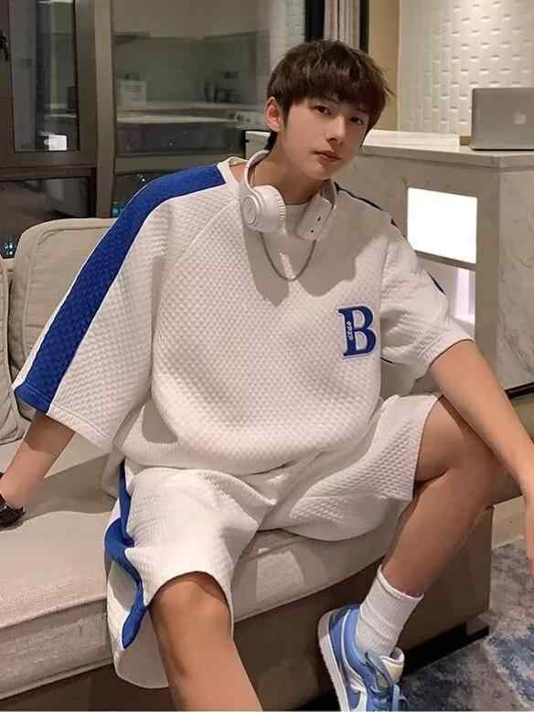 メンズ スポーツウェア 夏用 半袖Tシャツ ショートパンツ 上下セット 韓国風 カジュアル 普段使い 部屋着 ポリエステル ブラック ホワイト ブルー M L XL 2XL 3XL