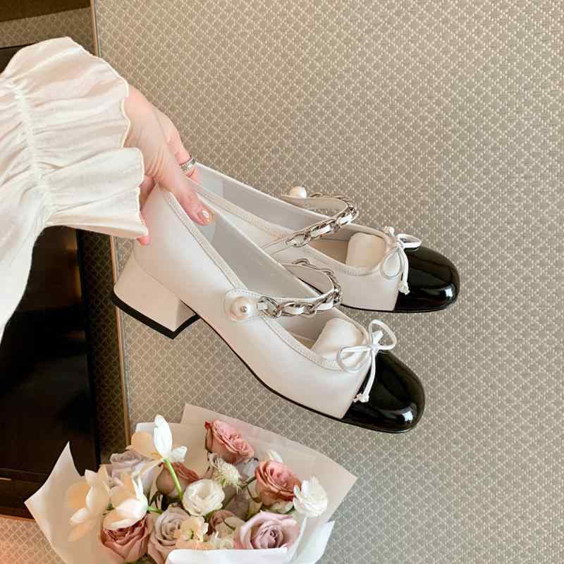 パンプス レディース 粗踵 メリージェーンシューズ チェーン店 バレーシューズ うつり変わり なめし革 本革 豚革 ラウンドトゥ パール 白 春夏 秋冬