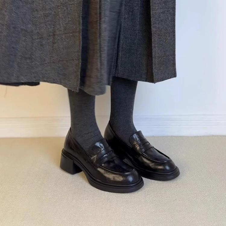 置き目毛革 レディース 丸頭 本革 スリッポン 厚底 チャンキーヒール ラウンドトゥ 羊革 黒 モカシンシューズ 通い 春夏 秋冬 心地よい