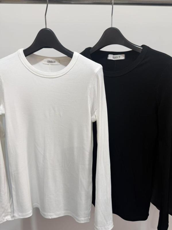 Tシャツ レディース 春物 長袖 無地 丸首 トップス カットソー スリム 日韓スタイル コットン カジュアル 白 黒