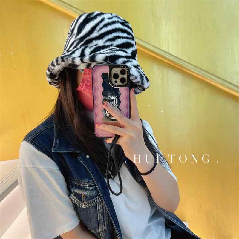 帽子 レディース 秋冬 黒白 ストライプ 柄 ファー あったか 暖かい 防寒 漁夫帽 バケットハット 韓国 ファッション かわいい ガーリー
