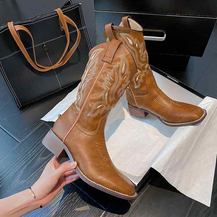 ブーツ レディース 女性用 ウェスタンブーツ カウボーイブーツ 復古 ショートブーツ ミドル丈ブーツ チャンキーヒール ラウンドトゥ 防水 厚底 プラットフォーム 無地 コーヒー色 茶色 春秋冬