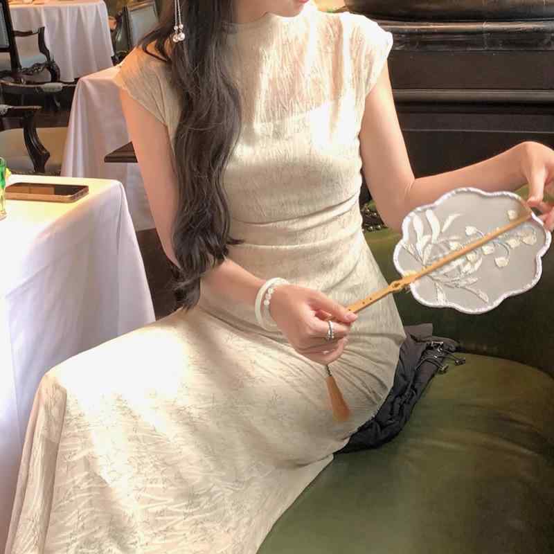 チャイナドレス レディース 新しいスタイルの春夏 ワンピース ロング丈 ノースリーブ スリムフィット ポリエステル ベージュ 水墨 蝶柄｜シャドーテール