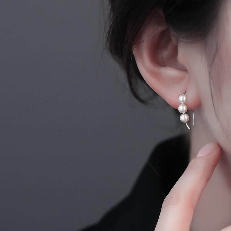 ピアス レディース 女性用 レトロ 法式 イヤリング 高級感 デザイン ファッション おしゃれ エレガント 個性的 シンプル シルバーカラー パール イミテーションパール 4,389円