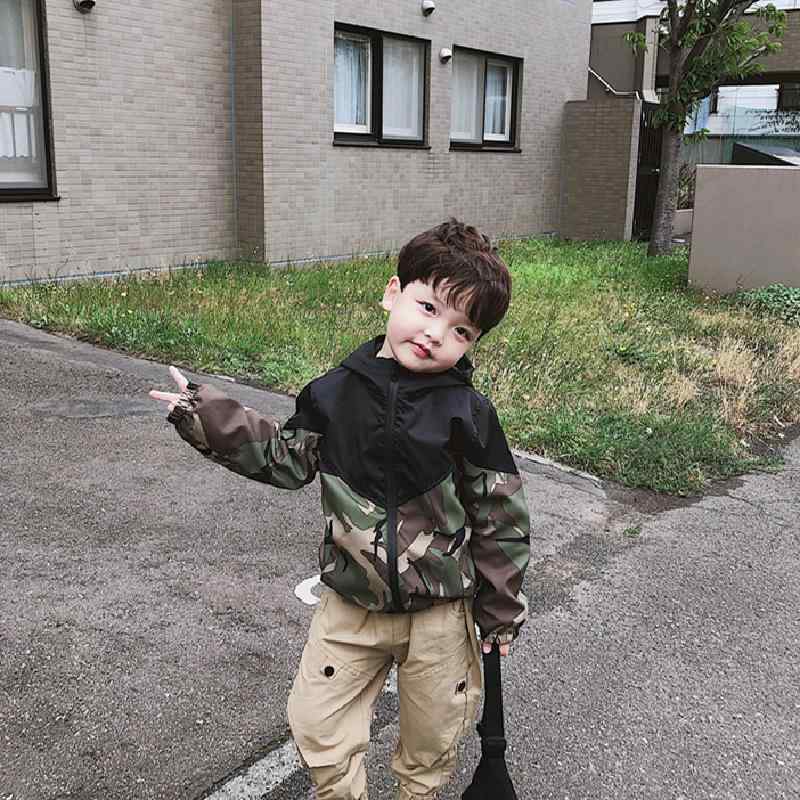 子供服 ジャケット 男の子 ボーイズ 春秋 アウター 迷彩柄 切り替え フード付き ジャンパー カジュアル スポーティー 100 110 120 130 140 150 160cm