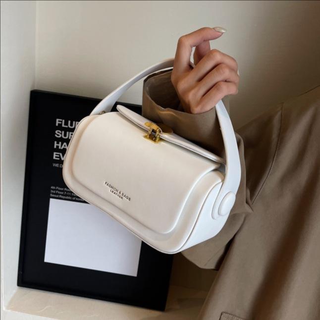 ショルダーバッグ レディース 韓国 ファッション トレンド 高見え 小さめ バッグ 春夏 PUレザー 斜めがけバッグ カバン ブラック ベージュ ピンク
