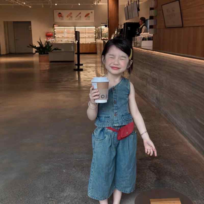 子供服 セットアップ 女の子 デニム サロペット ノースリーブ ワイドレッグパンツ 2点セット 韓国風 春夏 かわいい ガールズ おしゃれ トップス ボトムス 上下セット
