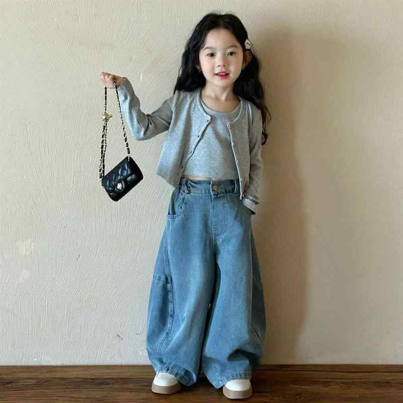 子供服 女の子 春秋 パンツセット デニム 3点セット：カーディガン ベスト ロングパンツ かわいい ガールズ ベビー 赤ちゃん 幼児 トップス ボトムス 普段着 部屋着