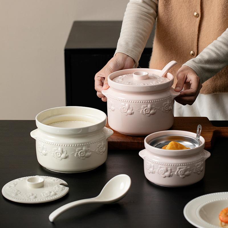 食器 陶器製オイルポット 家庭用 調味料入れ クリーム風 ストロベリー柄 フタ付き 両耳付き 豚脂保存容器 大容量 ピンク系 イエロー系 スプーン 濾し網付き 5,952円