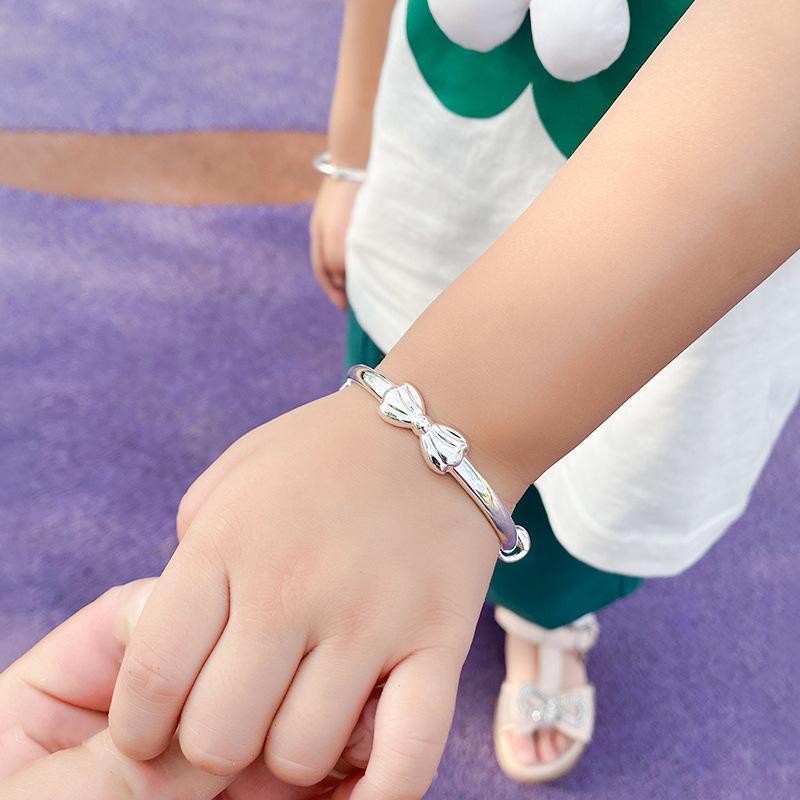 子供用ブレスレット シルバー999 バングル 蝶結び モチーフ 銀製 アクセサリー 学生 ギフト 記念日 贈り物 9,885円