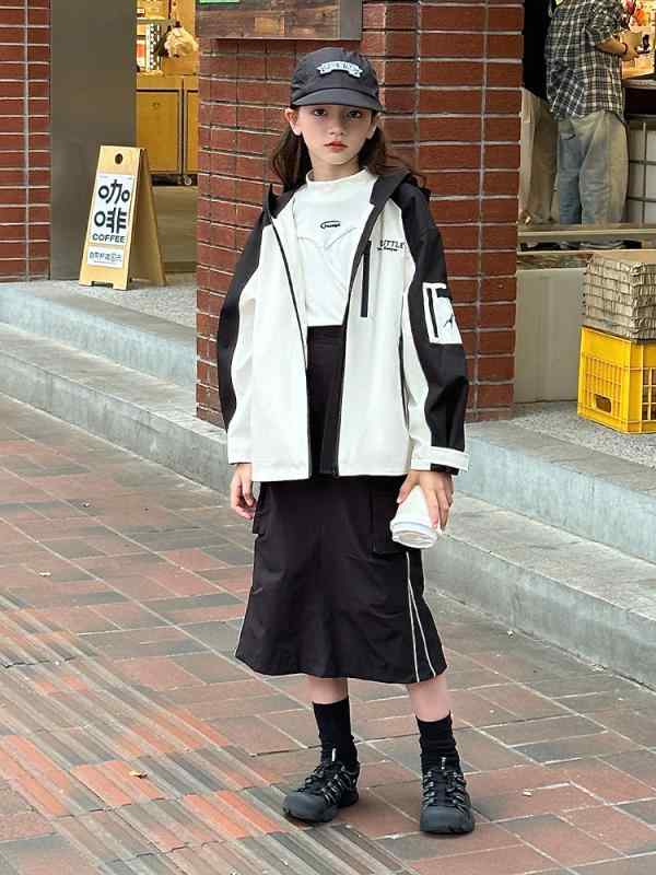 女の子 子供 秋冬 レインコート 軽量 ポリエステル 長袖 連帽 スポーツスタイル 黒 ダークレッド 130cm 140cm 150cm 160cm 170cm 伸縮性 吸湿速乾 防風 防滴 屋外 アクティブ 普段使い ミッドウェイト 通学 遊び着 女児|シャドーテール