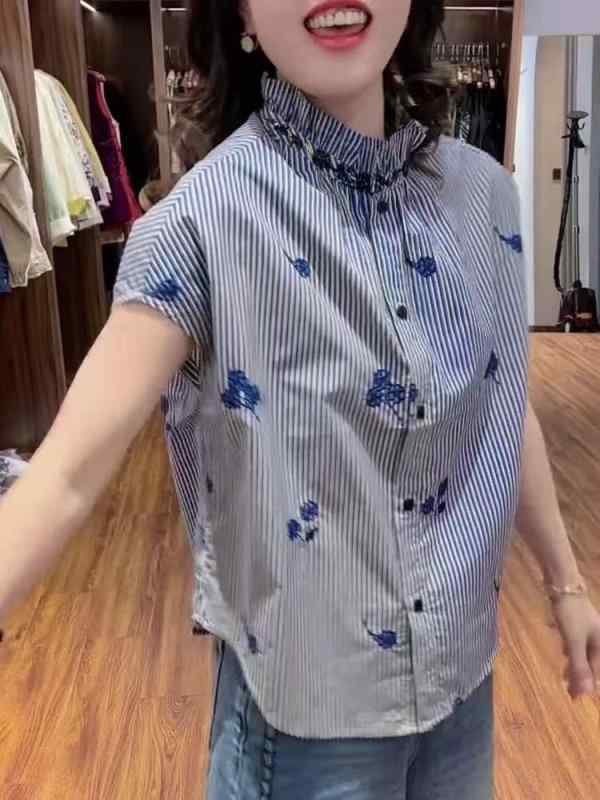 刺繍 格紋 シャツ 女性用 花辺 立領 トップス 通勤 ワイド シルエット 快適 ショートスリーブ ティーシャツ ?綸 ポリエステル 繊維 ストライプ 柄 セットアップ スタイル ルーズ フィット 普通 丈 無袖 タイプ 春季 軽熟 風 私服 スタイル