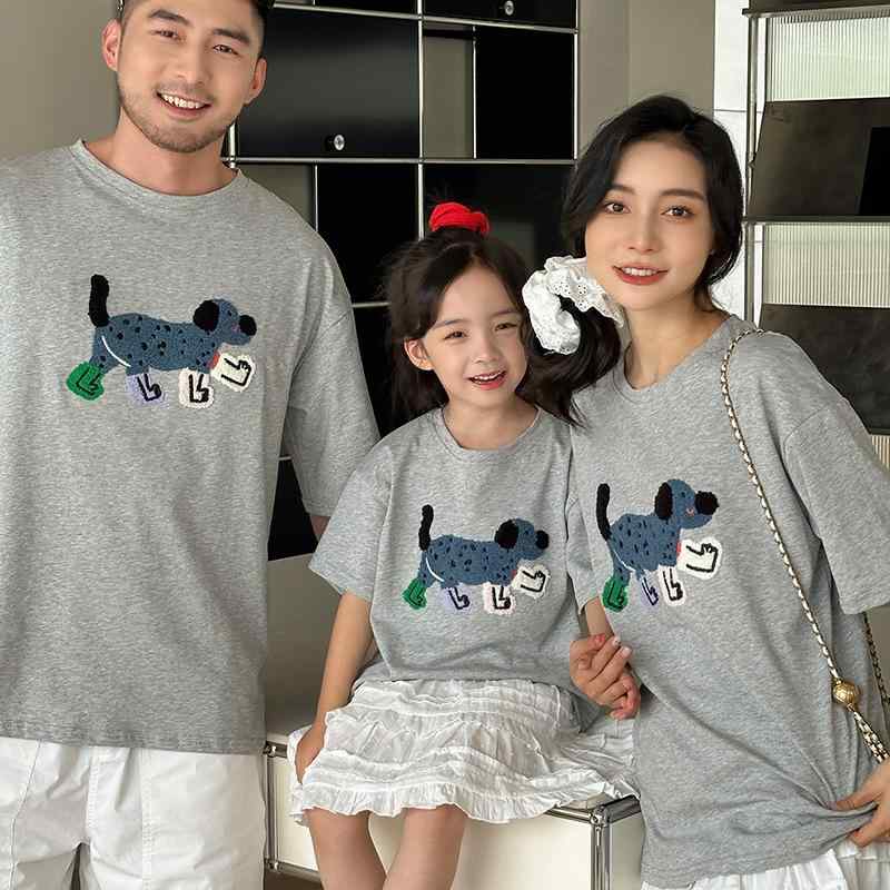 キッズ 親子 装い 夏 親子 Tシャツ 母娘 親子 コーディネート かわいい カラフル 短袖 トップス 綿 素材 柔らかい 薄手 生地 接触冷感 吸湿速乾 機能 通気性 良い 日常 遊び着 ユニセックス 子供 服 家族 統一 デザイン 犬 柄 刺繍 アク