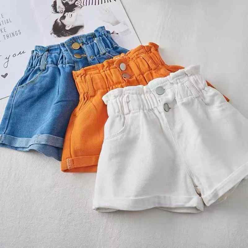 女児 キッズ 女の子 夏季 夏 牛仔 デニム ショートパンツ 短パン 綿 コットン 素材 ブルー ブルー系 ホワイト ホワイト系 オレンジ 赤系 カラー 軽量 伸縮性 吸湿速乾 機能 普段使い 遊び着 日常 スタイル かわいい トレンド 百搭 コーディネ
