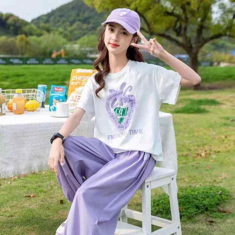 女児 キッズ 春夏 トップス 長ズボン セット 短袖 薄手 柔らかい ポリエステル ?? 素材 カード 柄 カジュアル 動きやすい 紫 ストロベリー カラーリング 3-8歳 100-140cm 対応 子供服 普段使い 軽量 吸汗速乾