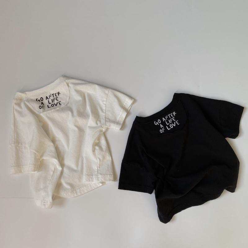 キッズ Tシャツ 男女中性 夏用 短袖 背面 アルファベット プリント 綿素材 柔軟 吸湿速乾 丸首 かわいい スポーティ クール ホワイト ブラック 子供服 トップス 3～8歳 100～140cm 普段使い 通学 軽量 通気性 シンプル デザイン