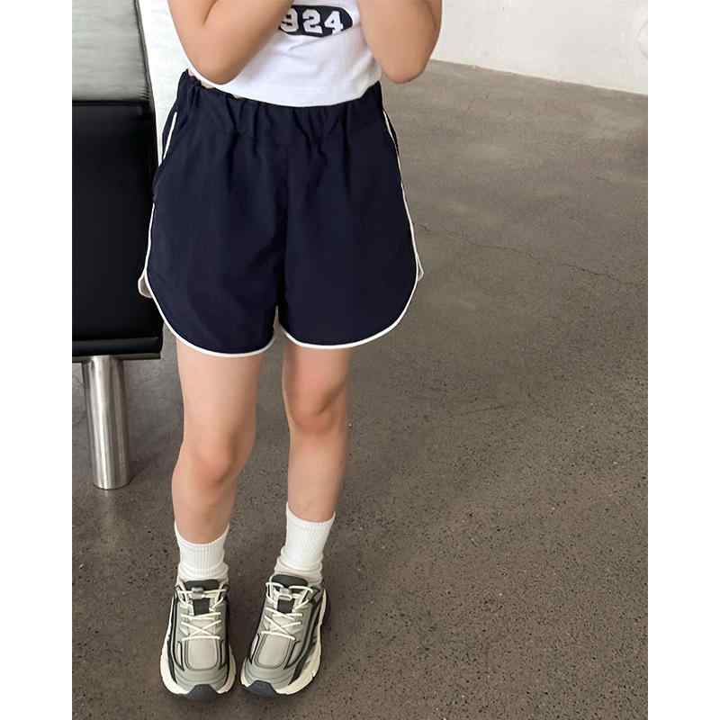 キッズ 速乾 短パン 女の子 男の子 夏用 薄手 ビーチパンツ 運動 切り替え デザイン 純色 柔軟 素材 ポリエステル 100% 中腰 ゴムウエスト ブラック ネイビー ワインレッド カーキ 100-140cm 3-8歳 吸湿速乾 軽量 通気性 普段使