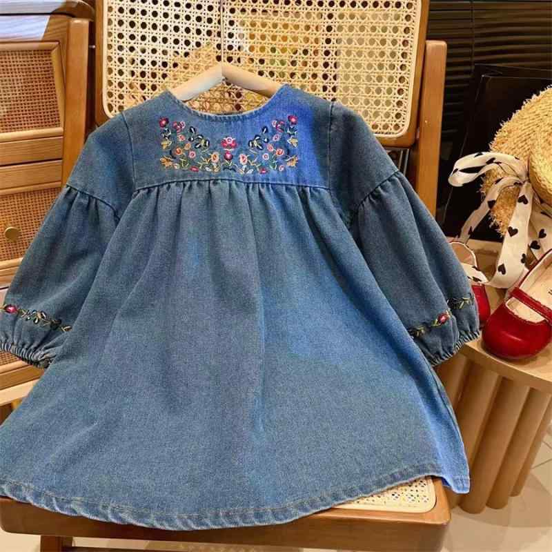 女児 ワンピース 子供服 女の子用 春夏 秋冬 綿 デニム 長袖 A字スカート 花柄 フラワーデザイン 柔らかい素材 かわいい 潮風 ビッグシルエット 普段使い 室内外 通学 通園 軽量 伸縮性 90cm 100cm 110cm 120cm 130cm