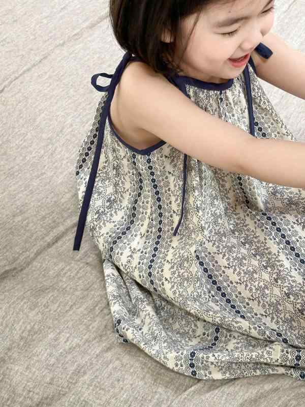 女児 ワンピース 韓国風 系帯 かわいい 花柄 綿 素材 柔らか 接触冷感 夏 春夏 シーズン 吊り帯 プリンセススカート ゆったり デザイン 女の子 子供服 3-8歳 100-140cm ブルーフラワー 柄 軽やか 普段使い