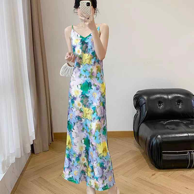ワンピース 夏 レディース フレンチスタイル 気品 優雅 スリム 花柄 プリント 長丈 Aライン 吊り帯 無袖 丸首 斜肩 切り替え 肩紐調節 街頭風 ストリート カジュアル 醋酸繊維 サテン 接触冷感 軽量 伸縮性 ブラック 花柄 ブルー 花柄 グリー