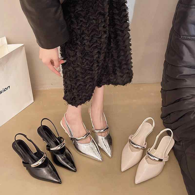 サンダル メンズ 女性用 尖頭 細ストラップ メタル バックオープン ミッドヒール 軽量 PU素材 ゴム底 接触冷感 吸湿速乾 ブラック シルバー アイボリー 春夏 カジュアル 普段使い 通勤対応 伸縮性 ハイヒール風 足元おしゃれ 快適フィット 細身シ