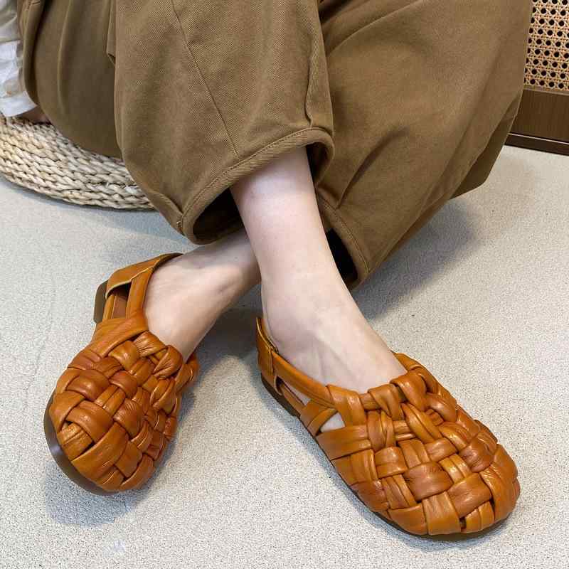レディース 永遠の都サンダル ウェッジサンダル 砂浜サンダル 成人女性用 夏 春夏 人はだ 頭層牛革 手作り 編み込み アウトドア 普段使い走り 好いたらしい 防滑 パステル色の 丸頭 穴ぼこ 純色 低とり捨てる 横ずっぽうとり捨てる ベージュ 駱駝 平ったいシューズ 軽さ 通気性 吸湿