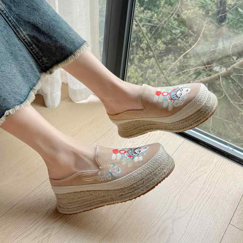 女性 漁夫サンダル 厚底 ムレットシューズ 包頭 真皮 牛革 復古 刺繍 国風 方頭 夏用 外履き 軽量 吸湿速乾 ブラック ブラウン 羊皮内張り 牛筋ソール 通勤 普段使い カジュアル