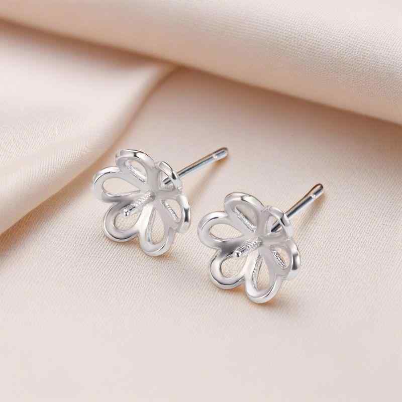 ピアス 女性用 925シルバー 花柄 幾何学 空洞デザイン コンシーラー 真珠 8-13mm 韓国風 清新 甘美 春夏 白金色 黄金色 花びら 植物モチーフ 軽量 小型 日常使い 華奢 イヤリング 耳飾り