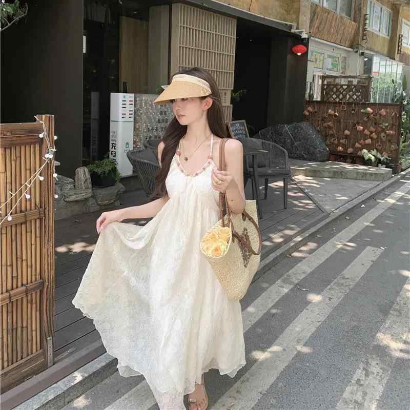 ワンピース 女性用 夏 ハルネク ハイネック バックレス 吊り下げ 肩紐 Aライン 中長丈 スカート 接触冷感 ポリエステル 素材 ハイウエスト 無袖 切り替え デザイン かわいい 少女風 爽やか スタイル 海辺 リゾート 普段使い 軽量 通気性 良い
