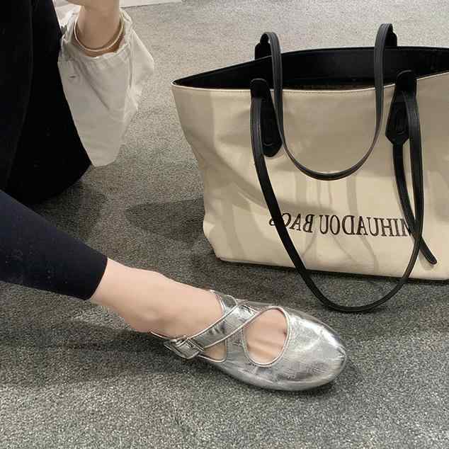 メンズシューズ 御上さん用 しろがね色 メアリージェーン シングルシューズ 丸トゥ バレー風 大型はしけ 差し交わすバックル ローフェル 牛皮 羊皮上昇限度 低座蒲団 歳月 日常 英倫表現スタイル 軽さ 伸縮性 純色 低・悉 しがみ付く底 ラバーソール