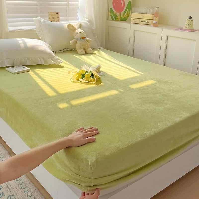 ベッドカバー 単品 厚手 純色 再生繊維 柔らかい 保護カバー 珊瑚フリース シーツ 冬用 加厚 現代 シンプル 現代風 寝室 インテリア 暖か 軽量 吸湿 速乾 ピンク グレー ベージュ ブルー グリーン ブラック