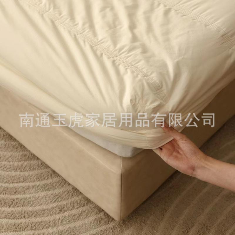 ベッドパッド ベッドカバー 厚手 純棉 フランネル加工 キルティング 防滑 防ダニ 四季 通年使用 1.5m ベッド対応 300g 軽量 60支 高密度 モダン シンプル ベッドメイク 寝室用 保護 セット